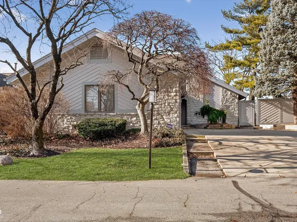 8002 Dean Rd, Indianapolis, IN 46240