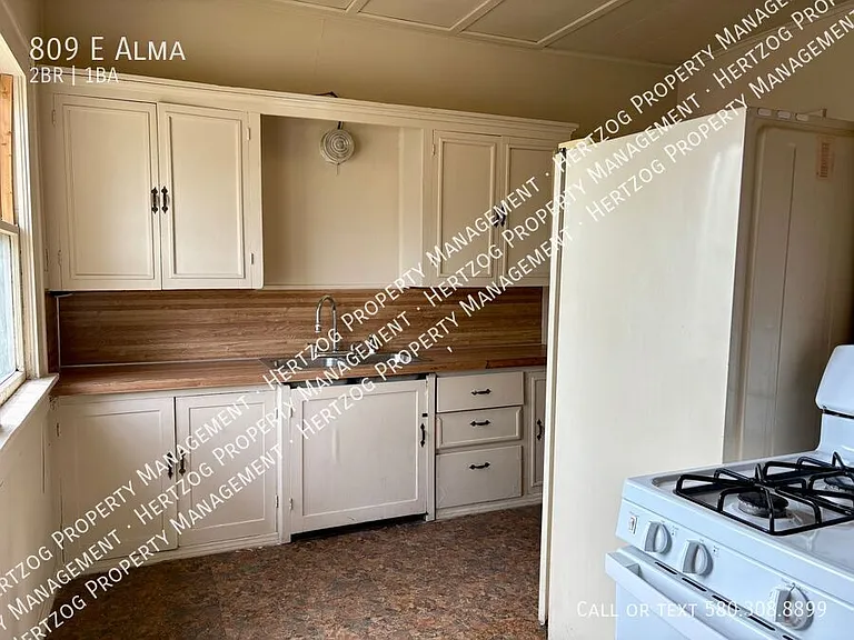 809 E Alma Ave — Photo 12