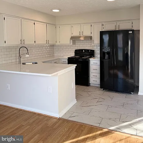 2401 W Rosecroft Village Cir Photo 1