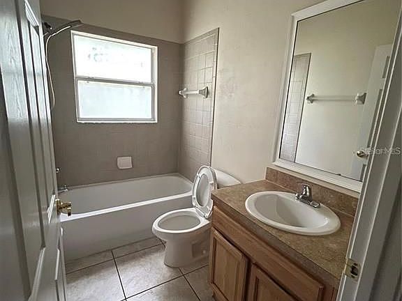 5th image of 2165 NW 10th St APT G