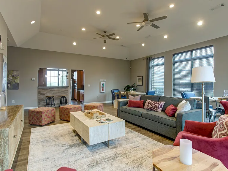 Residences of Gallatin — Photo 9
