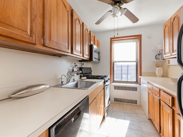 25-40 31st Avenue image 9 of 24