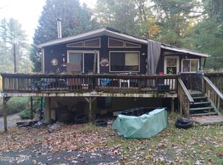 225 Rowland Rd, Greeley, PA 18425
