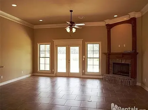 713 Saint Martin Ln Photo 1