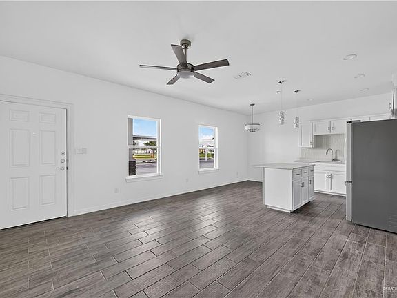 5th image of 220 W Vfw Ave #7
