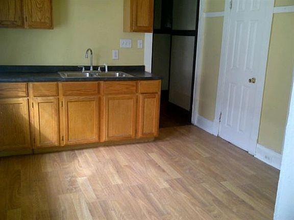 Kitchen full view