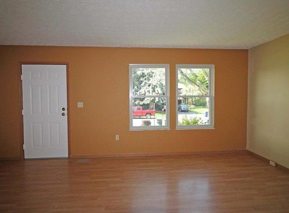 3rd image of 2930 Essington Dr