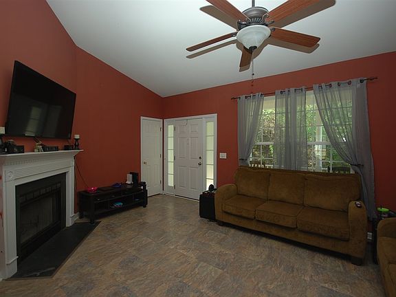 2nd image of 286 Snapdragon Rd