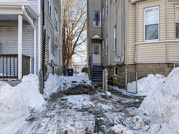 4th image of 264 Weld St