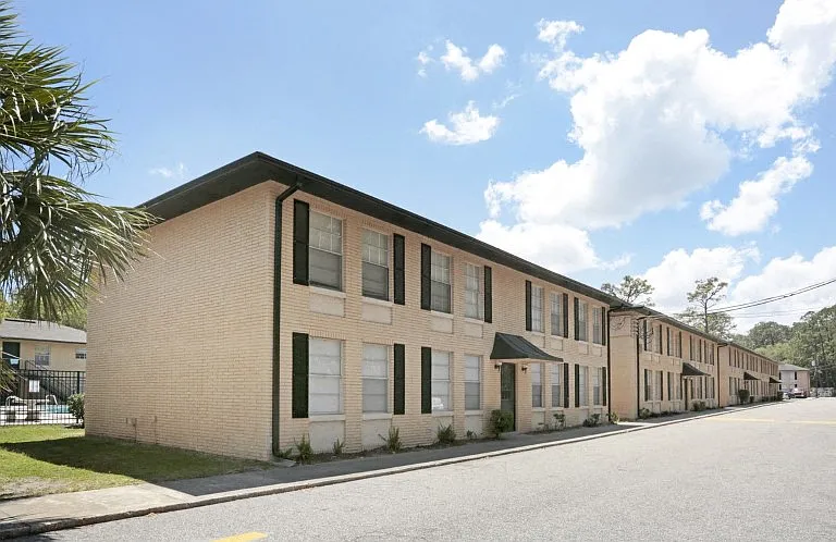Park Place Apartments — Photo 8