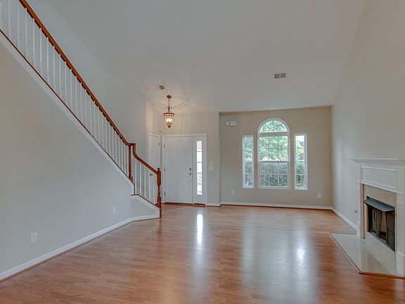 2nd image of 3016 Canal St