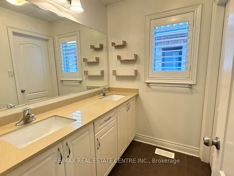 13 Alister Dr #MAIN UPPER — Photo 48