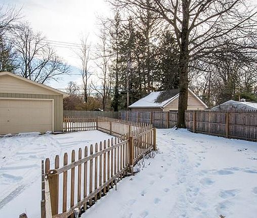 5th image of 3438 Fairmount Blvd