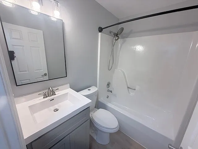 101 King Dr — Photo 13