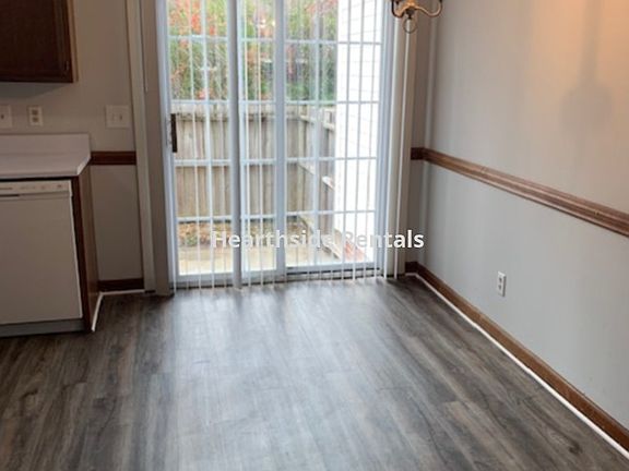 4th image of 134 Oakmont Dr APT 14