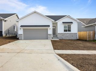 308 S Valley View Dr, Norwalk, IA 50211