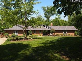 9305 Hermitage Rd, Chardon, OH 44024