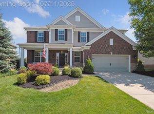 24522 Padstone Dr, South Lyon, MI 48178