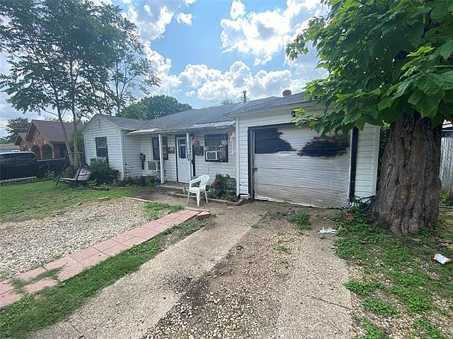 2nd image of 3106 Dutton Dr