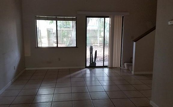 2nd image of 2904 Bayshore Dr E