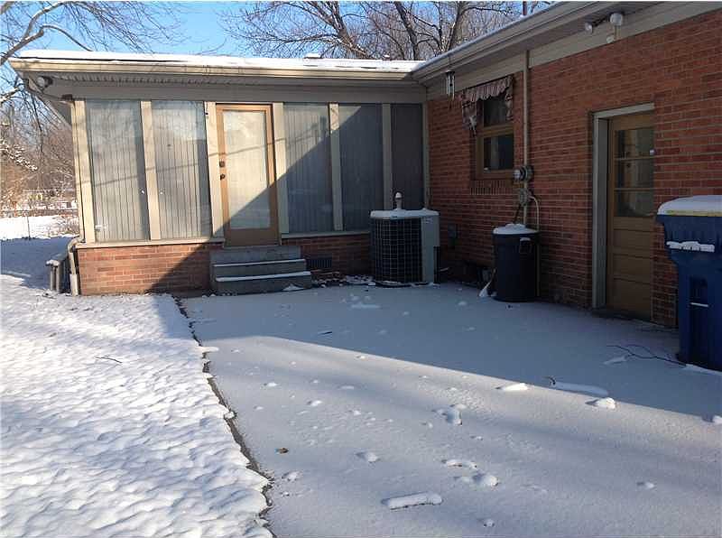 2nd image of 3912 Moller Rd