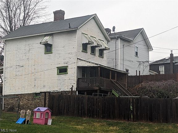 2nd image of 927 Denver St