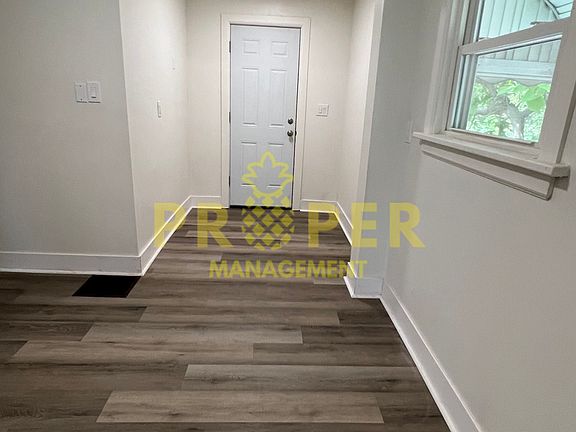 4th image of 827 Randolph St