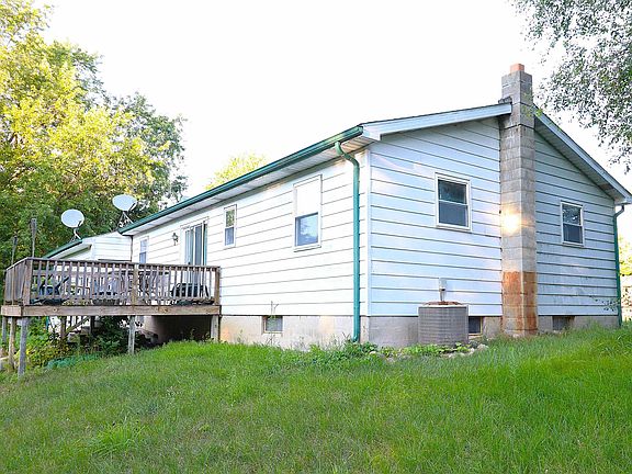 3rd image of 4447 Huckleberry Cir