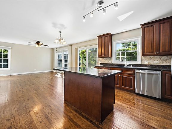 3rd image of 1222 Windemere Ave