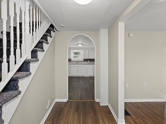 3rd image of 4 McPherson St