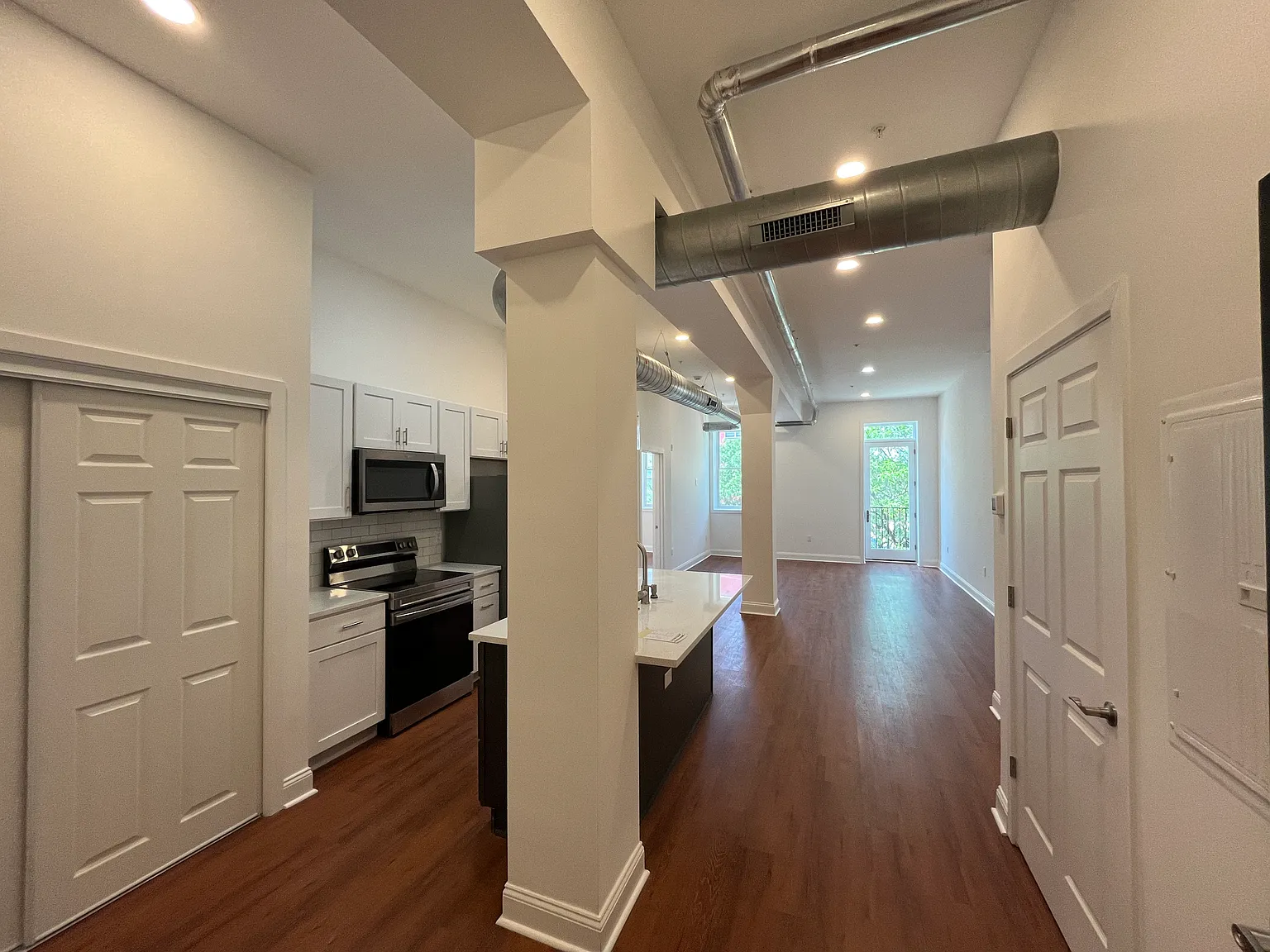 1 bed, 775 sqft, $2,000 — Photo 2