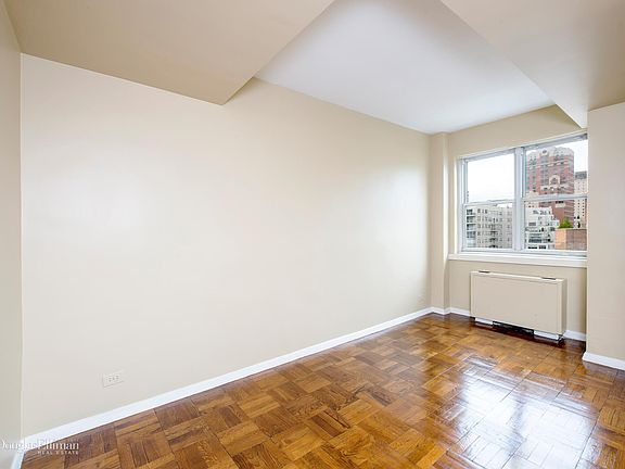 4th image of 1131 3rd Ave #19D