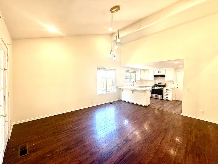 7325 Hagen Ct — Photo 11