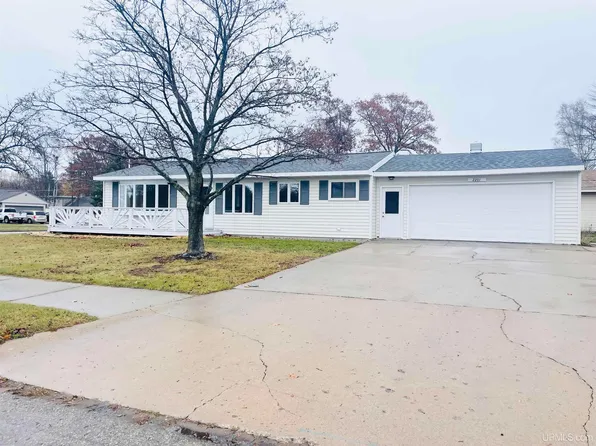 2201 23rd Ave S, Escanaba, MI 49829