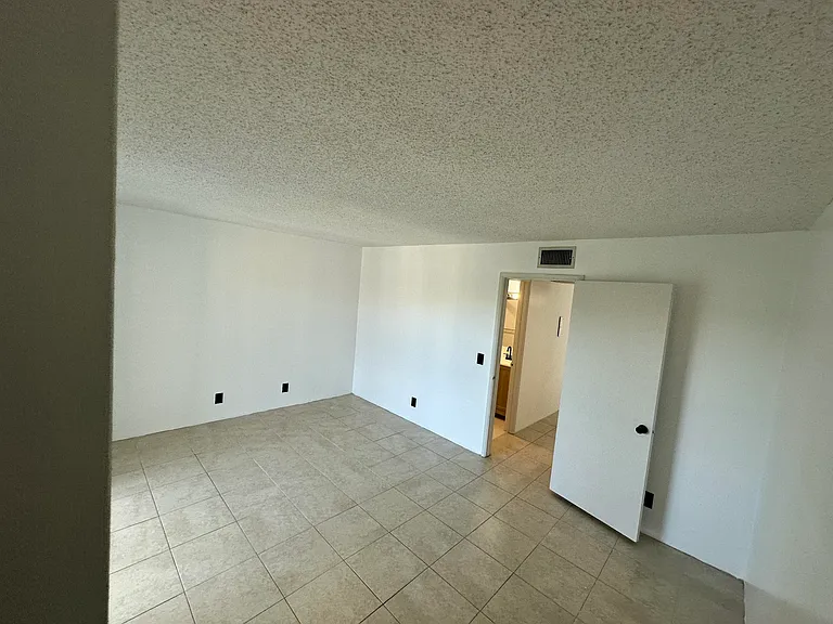 555 Purdy Ln #306 — Photo 14