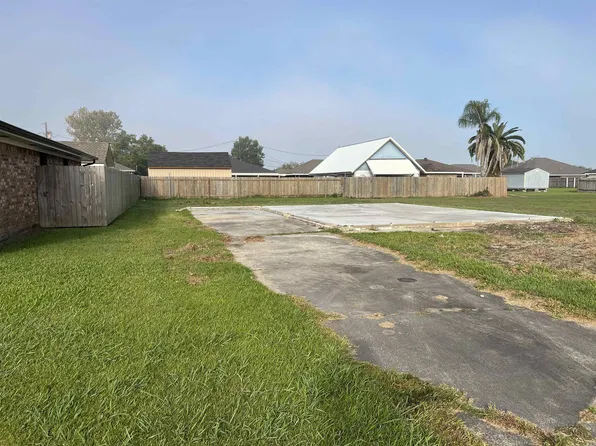 3009 Hickory Cir, Houma, LA 70363