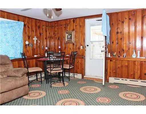 18 Holmes St photo 1
