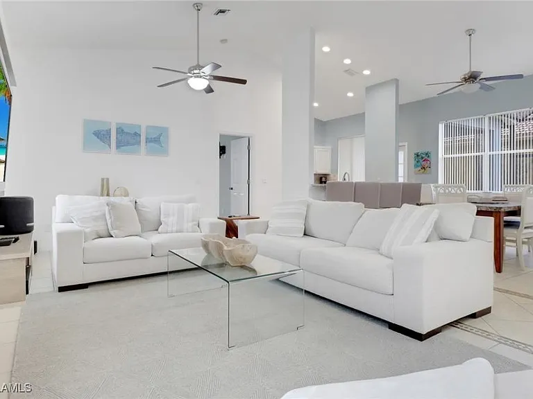 9521 Mariners Cove Ln — Photo 2