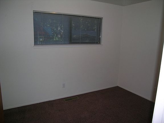 5th image of 1820 Shady Ln