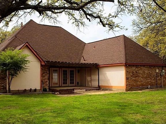 2nd image of 1121 Oak Bend Ln