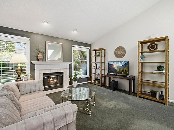 3rd image of 2231 Creekwood Dr