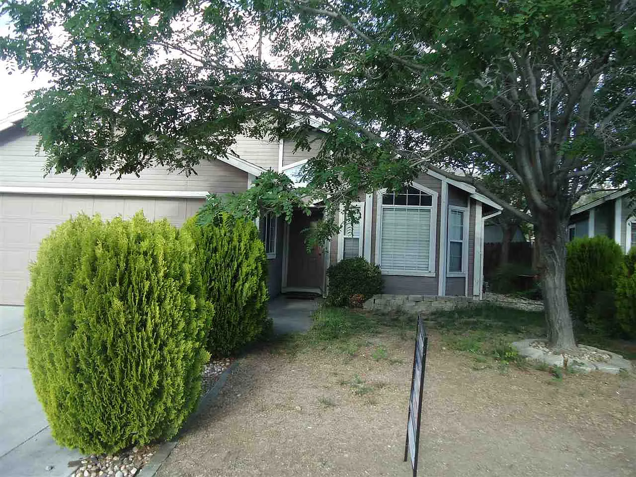 2433 Blue Haven Ln photo 1