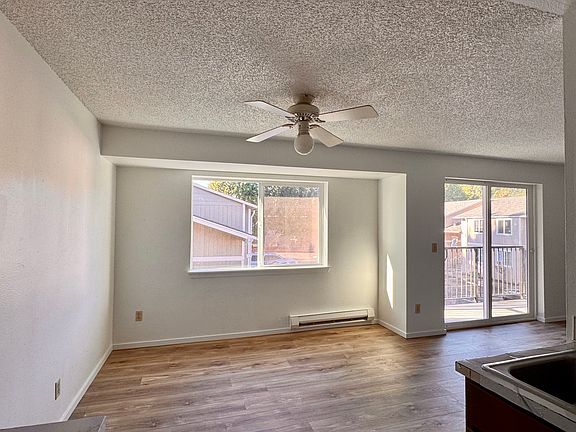 4th image of 1633 Maple Ln #H4