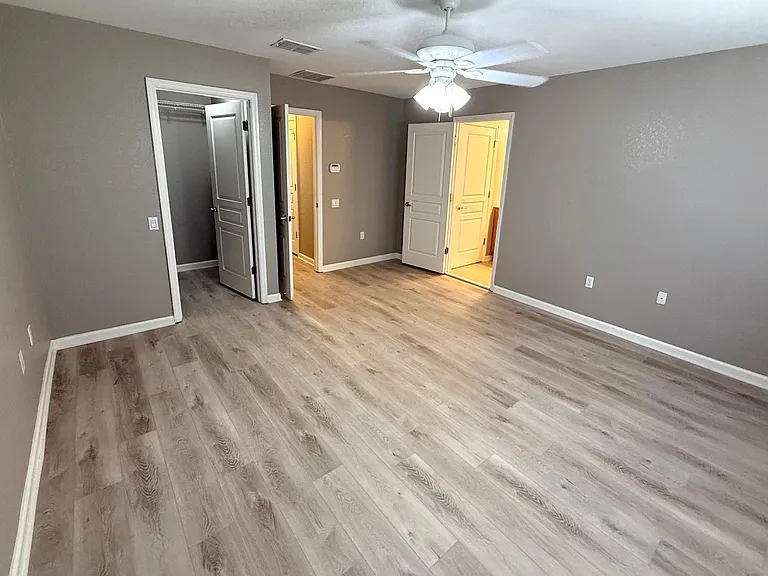 7727 Fairgrove Ave — Photo 22