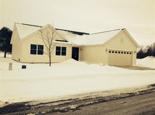 7058 Applewood Dr, Charlevoix, MI 49720