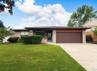 10300 Cherokee St, Taylor, MI 48180