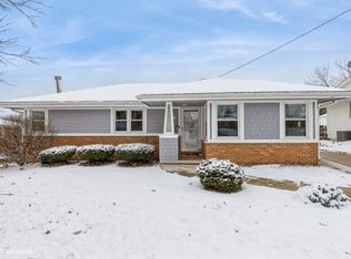 7206 Maple Dr, Urbandale, IA 50322