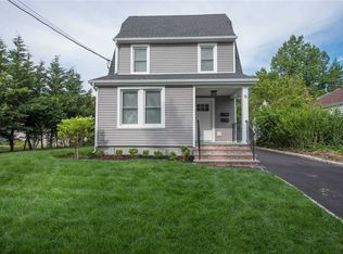 32 Linden Ave #A, Floral Park, NY 11001