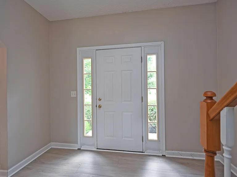 8097 Winding Creek Ct — Photo 4