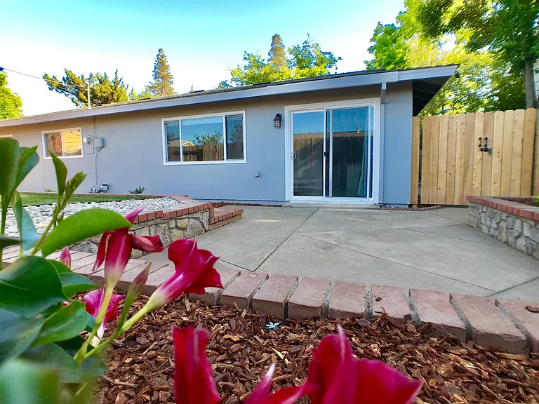 9111 La Riviera Dr — Photo 23